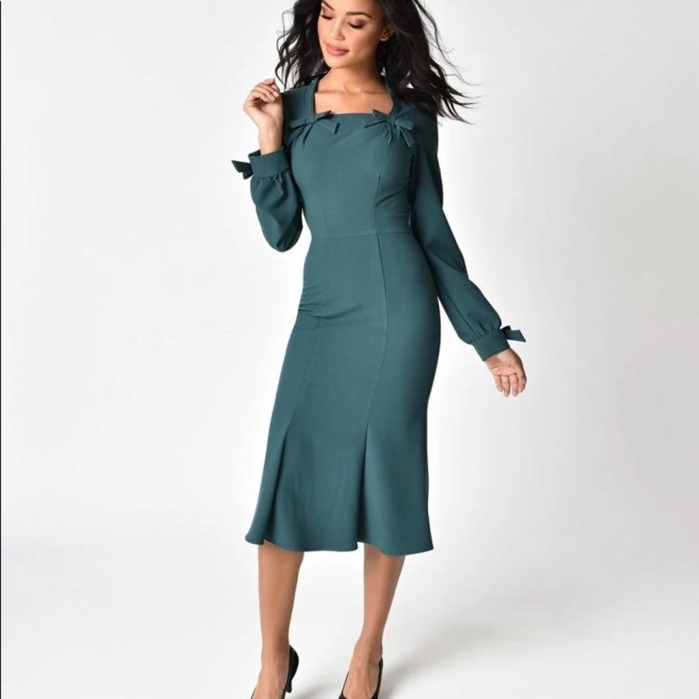 Stop Staring Teal Bow-Accent Long Sleeve Midi Dress